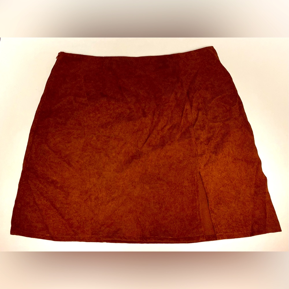 Cute, suede miniskirt that’s perfect for all seasons!
